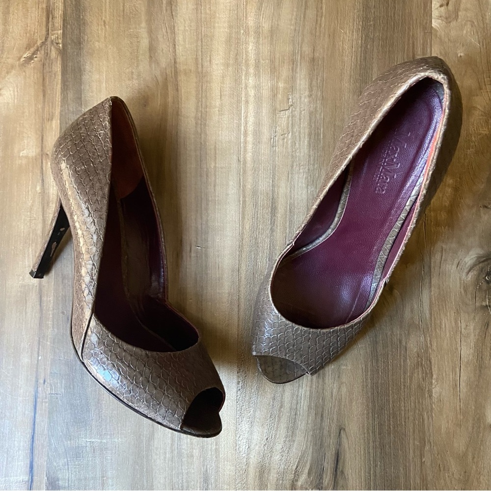 MaxMara olive green snake embossed leather pumps peep toe heels